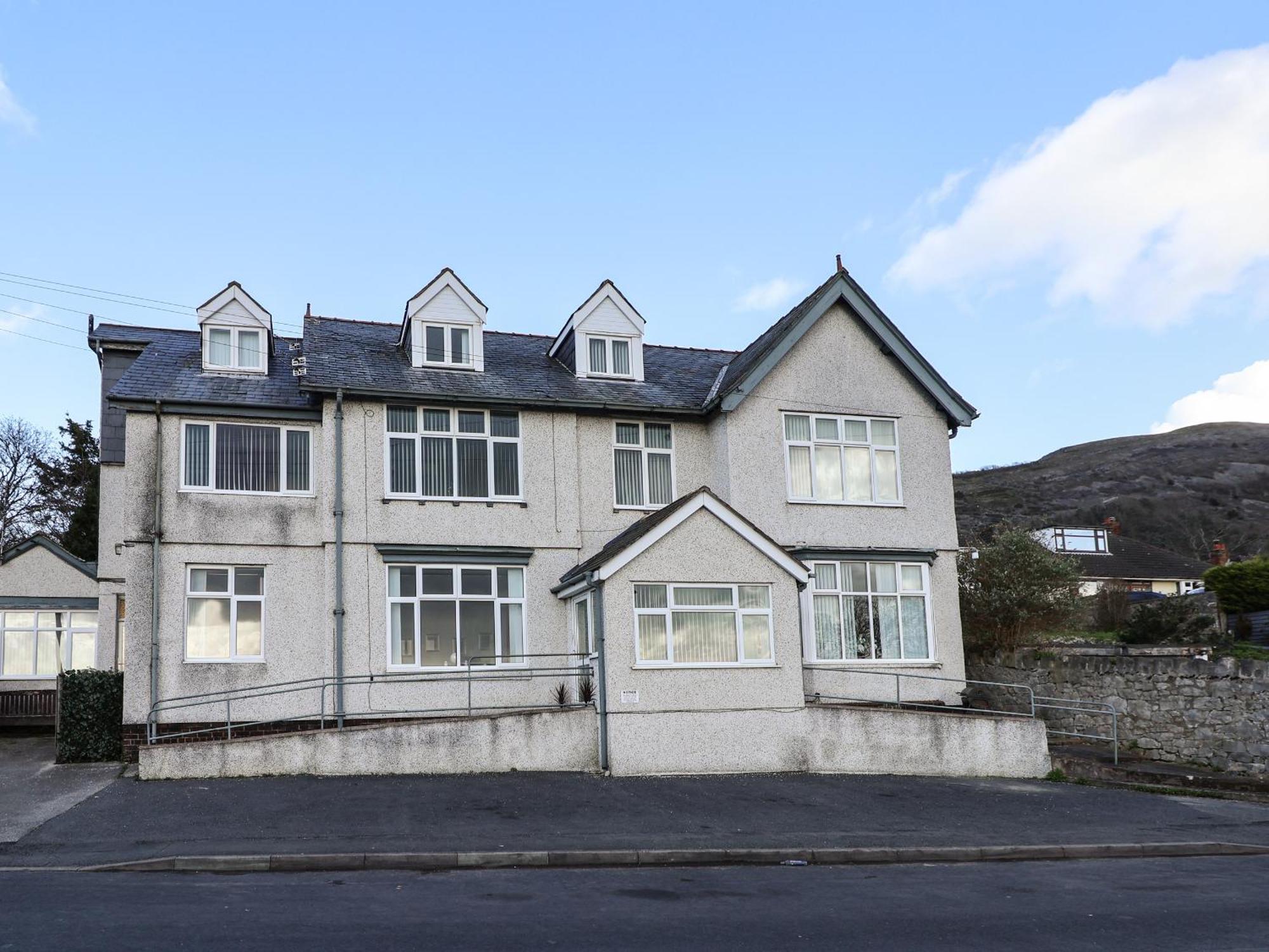 Gwynant Villa Rhyl Exterior photo